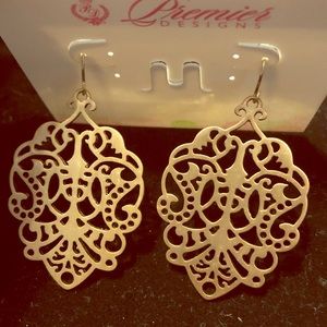 Premier designs Darcy earrings